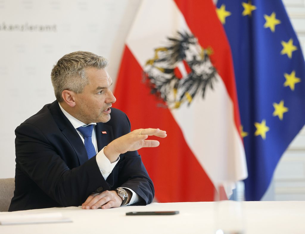 Bundeskanzler Karl Nehammer (ÖVP) im Sommerinterview mit dem serbischen Wochenmagazin Nedeljnik