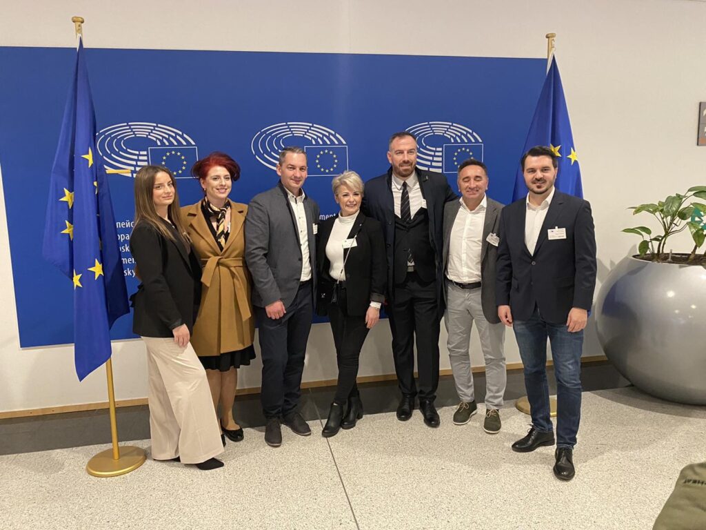 Delegationsreise serbischer Vereinsvertreter nach Brüssel